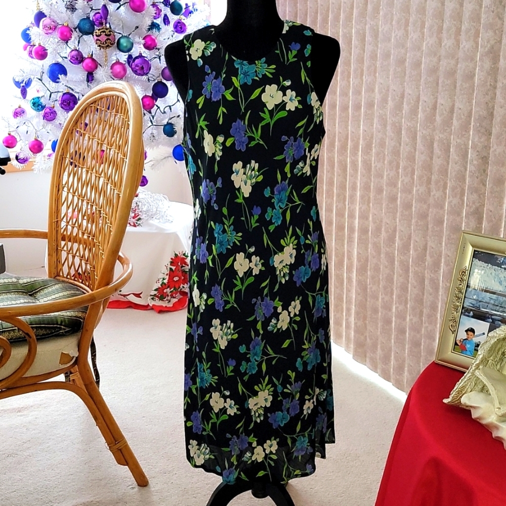 Floral print dress by Jeffrey & Dara size 14.